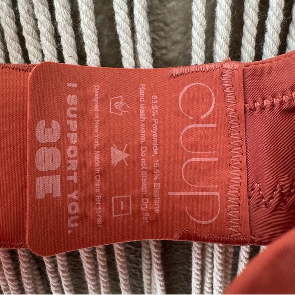 CUUP Scoop Bra red Orange supportive adjustable EUC B - Picture 11 of 11